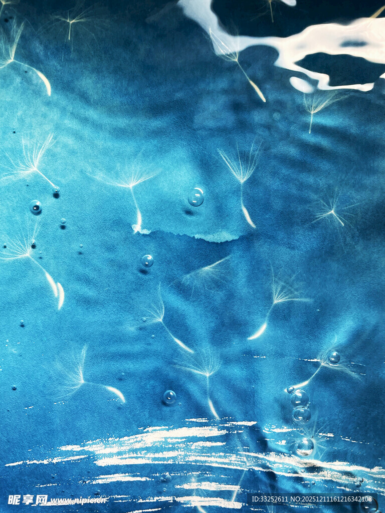 梦幻蓝色海洋景象