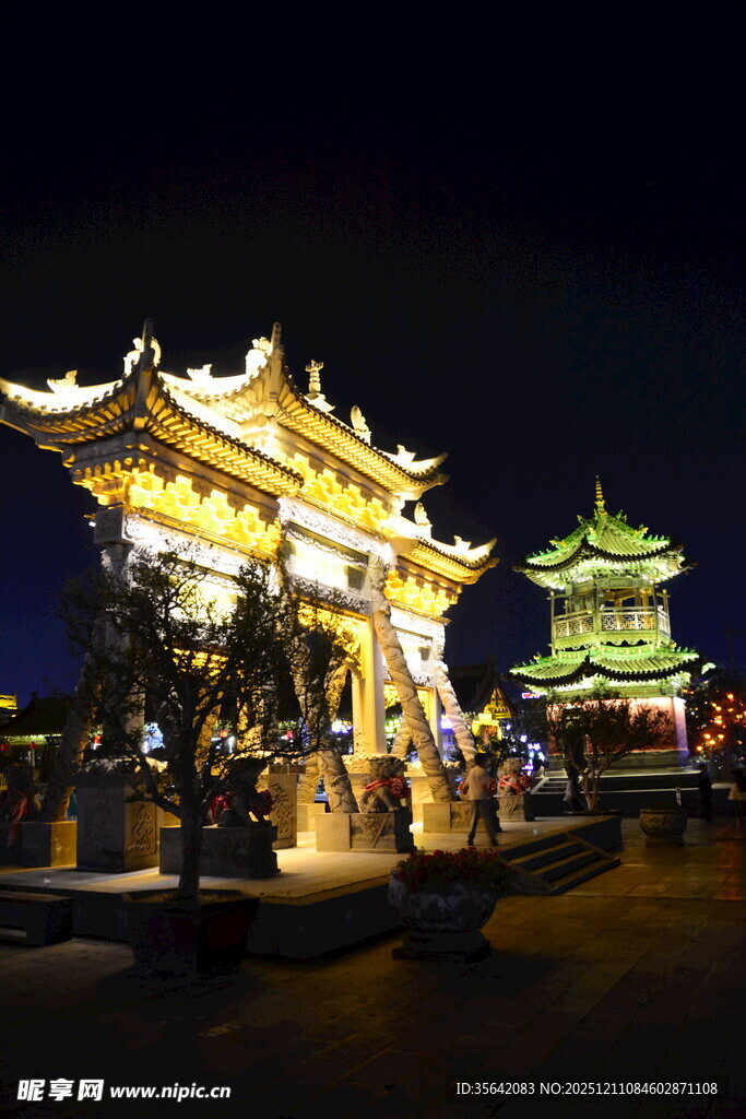 夜晚璀璨的中式古建筑景观