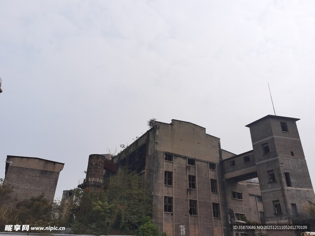 废弃工厂建筑风貌