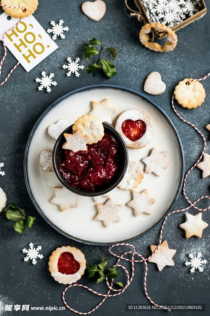 圣诞主题甜点与装饰饼干