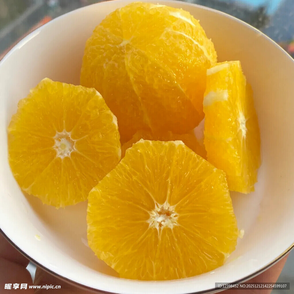 碗中鲜切橙子片