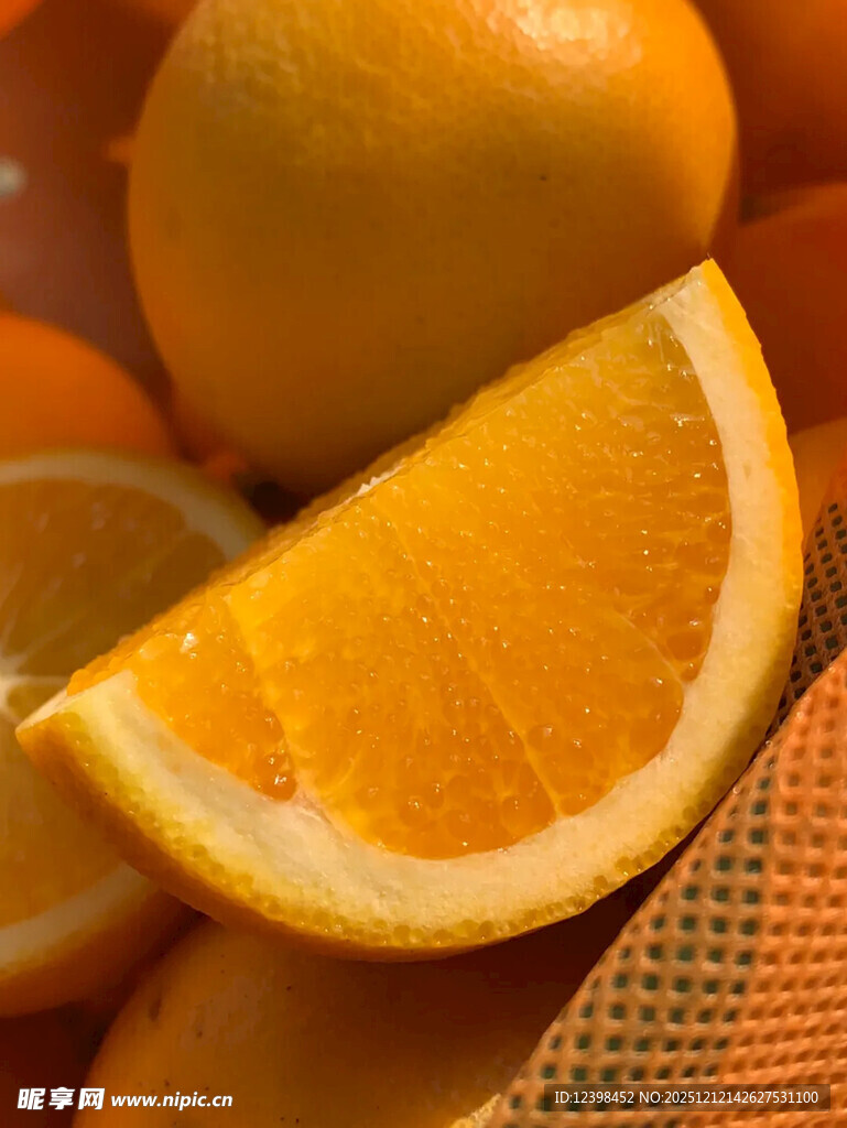 新鲜橙子切片特写