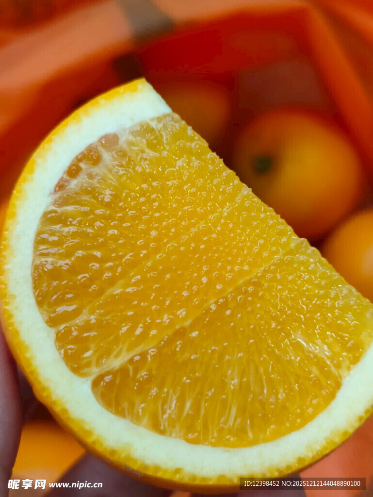 新鲜橙子切片特写