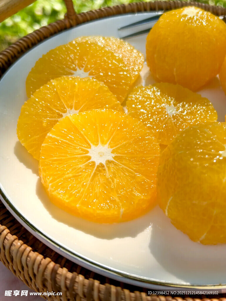 盘中鲜橙切片