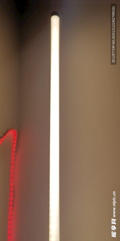 发光灯管特写