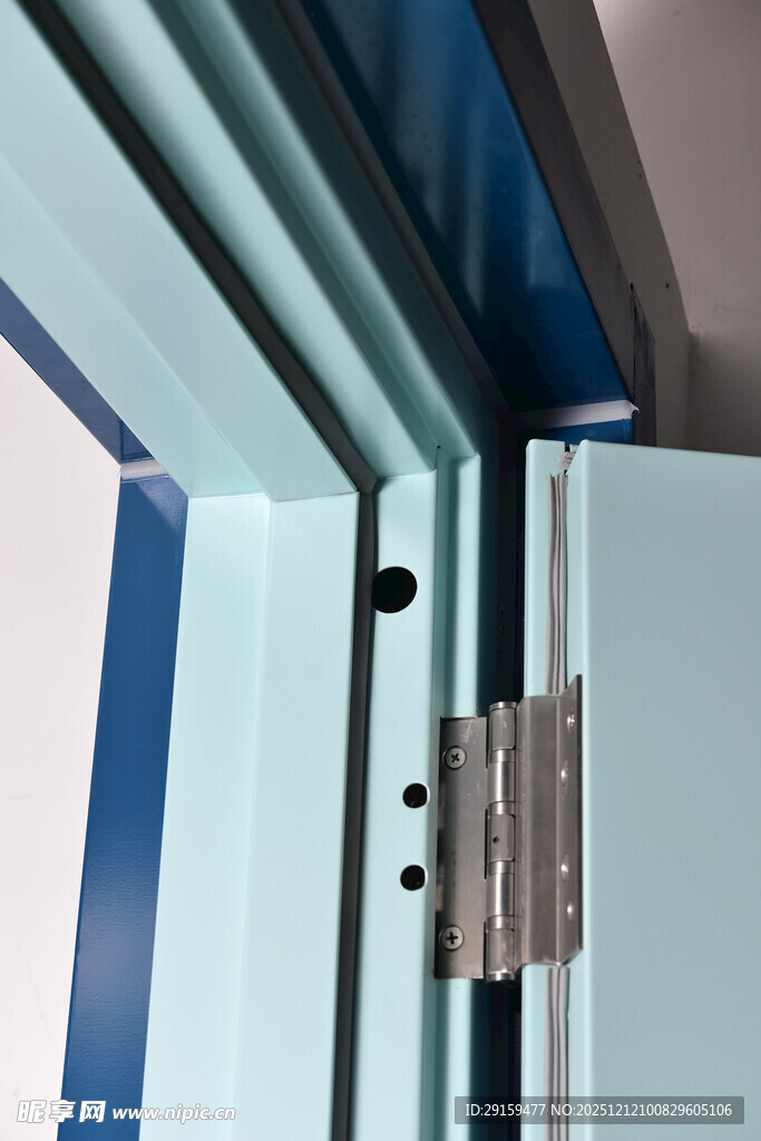 蓝色门窗部件细节展示