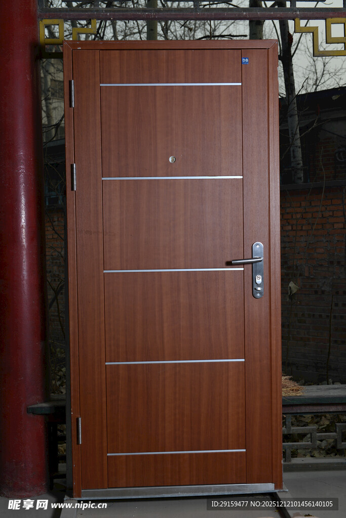 棕色金属质感双开大门