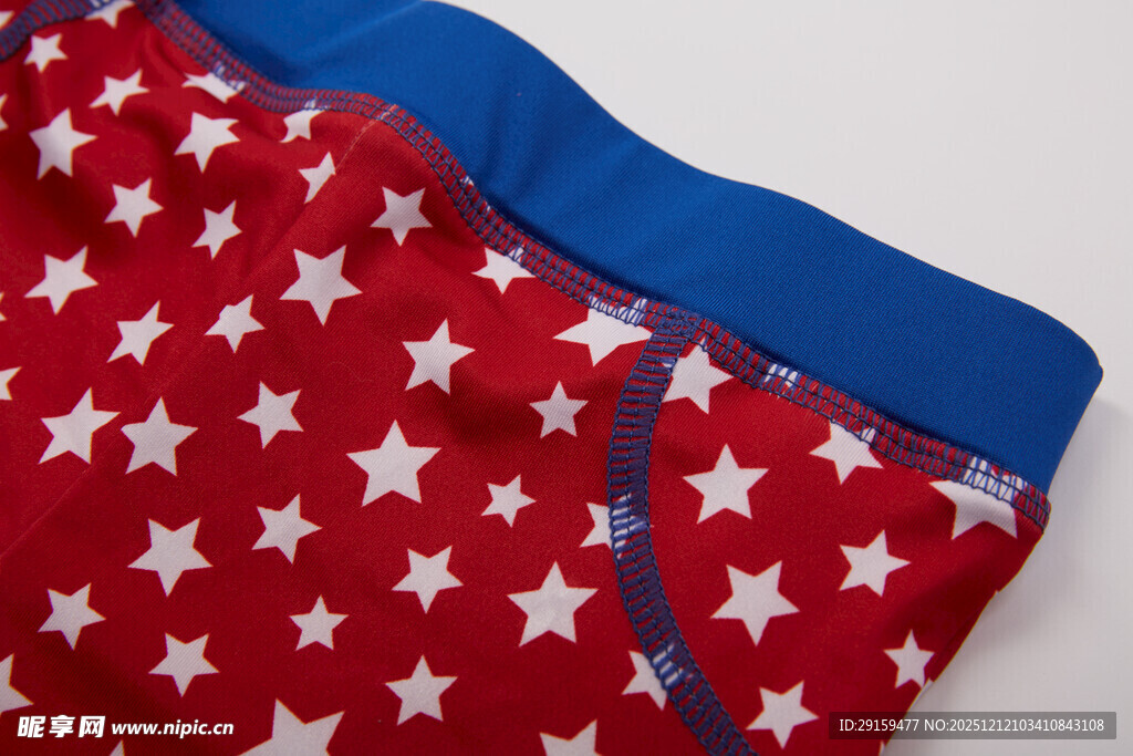 星星图案男士内裤特写