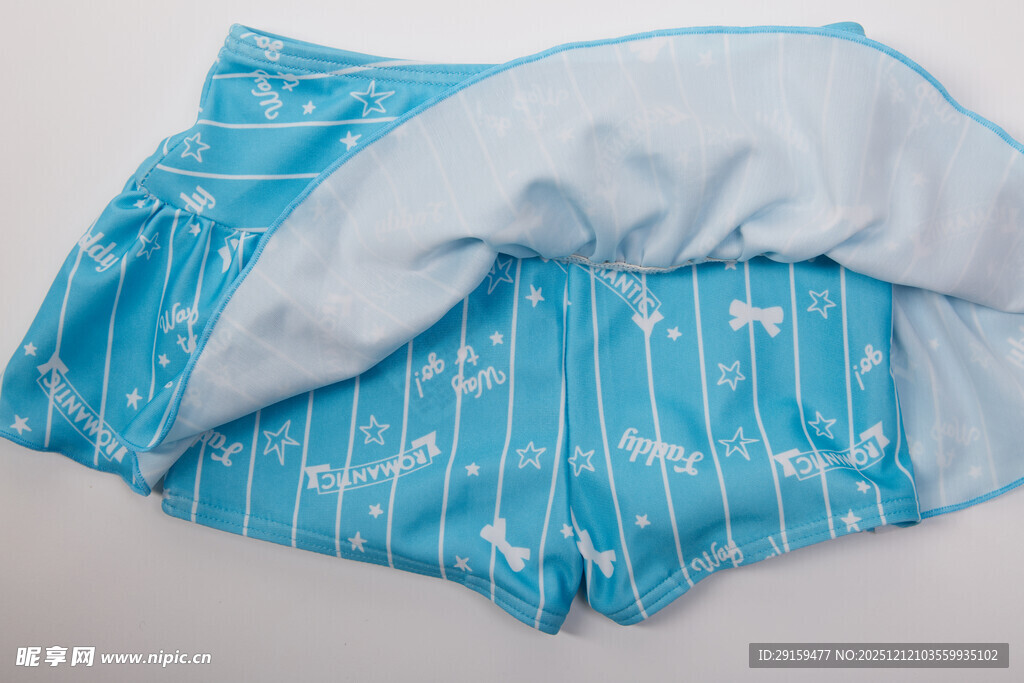 蓝色条纹儿童短裤