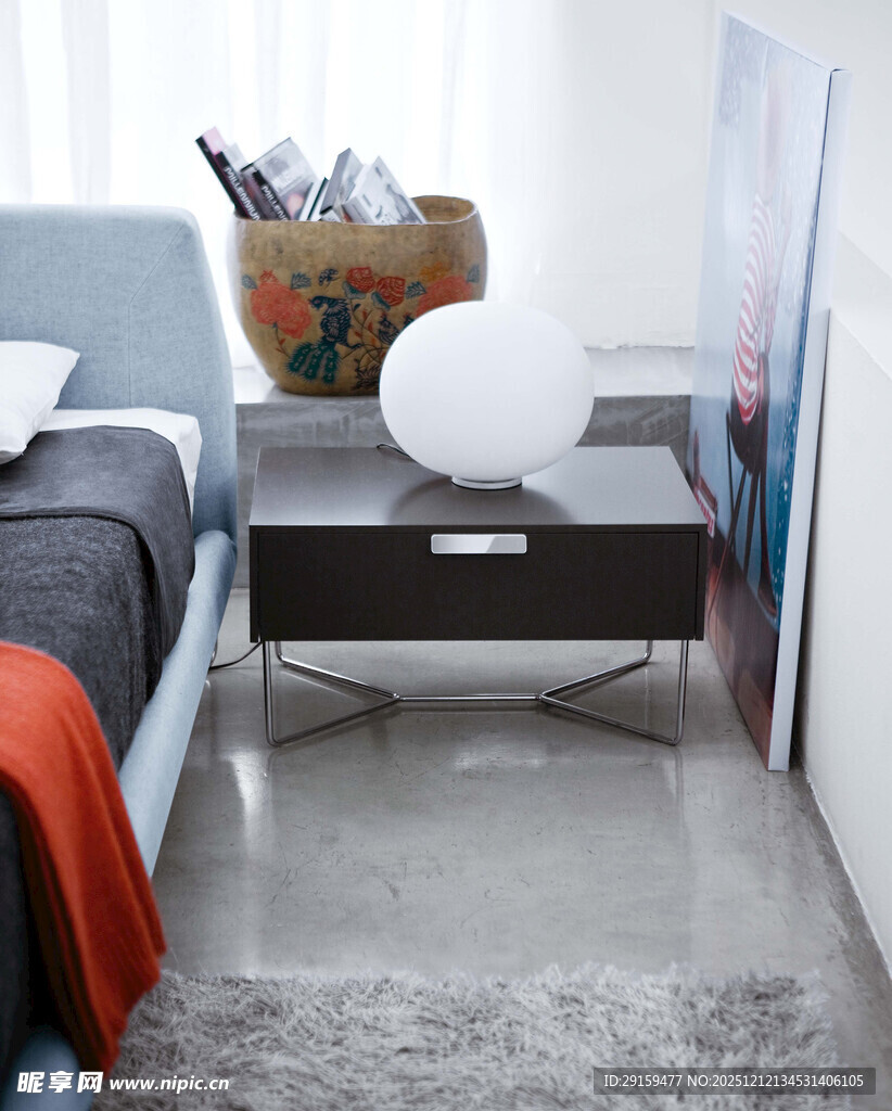 现代简约风格卧室床头柜