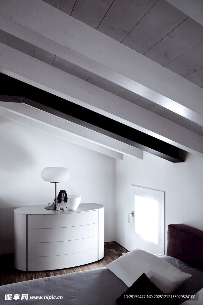 简约现代风阁楼卧室一角