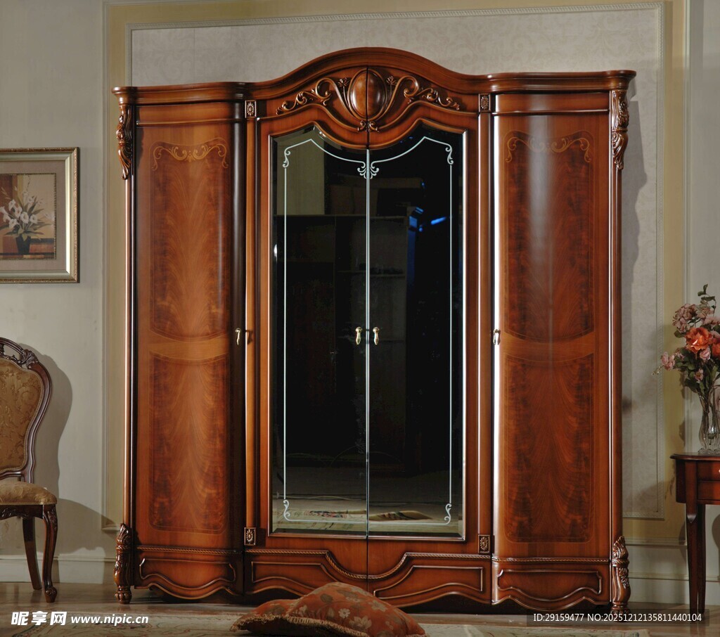 欧式雕花实木衣柜展示
