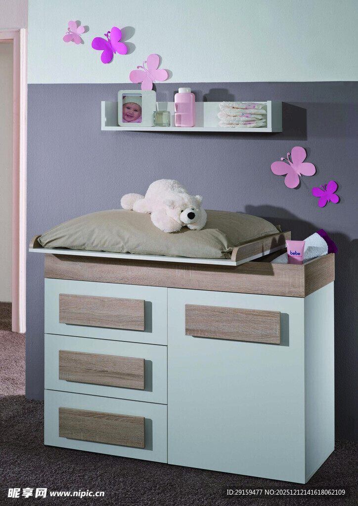 简约卧室梳妆台及装饰