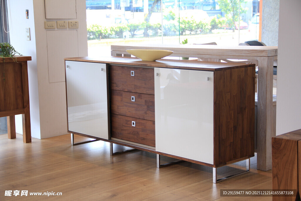 现代简约风格木质储物柜