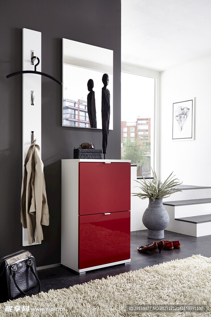 现代简约风格的家居鞋柜