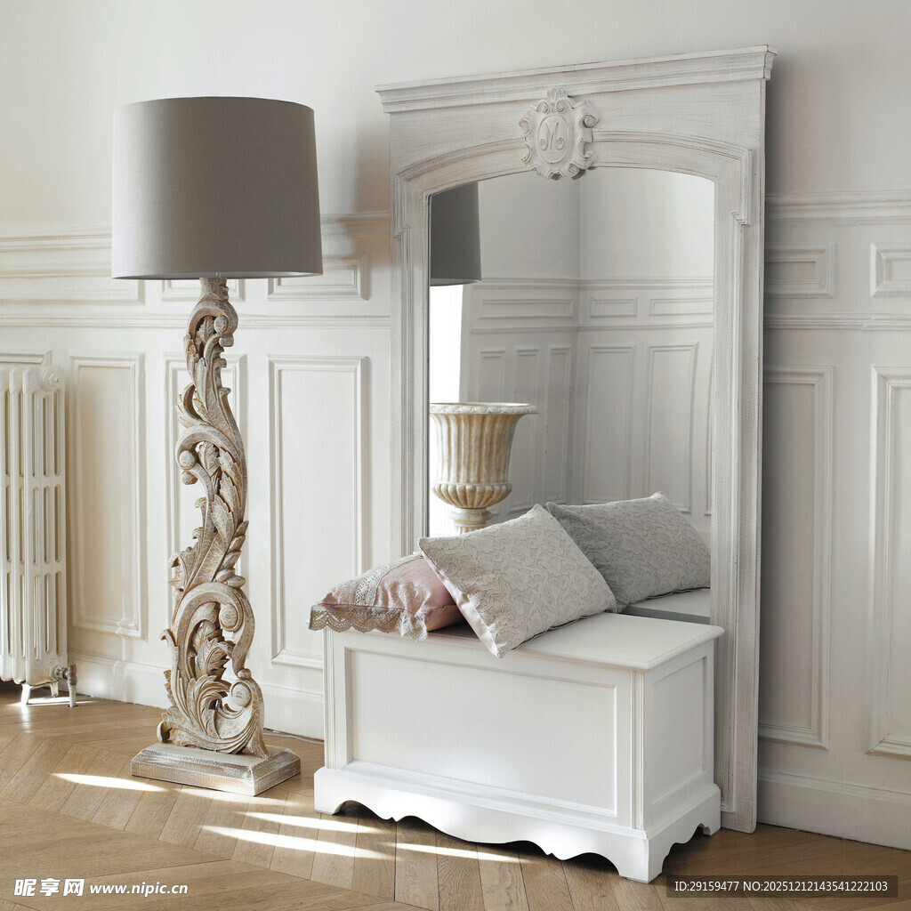 优雅白色卧室梳妆台摆件