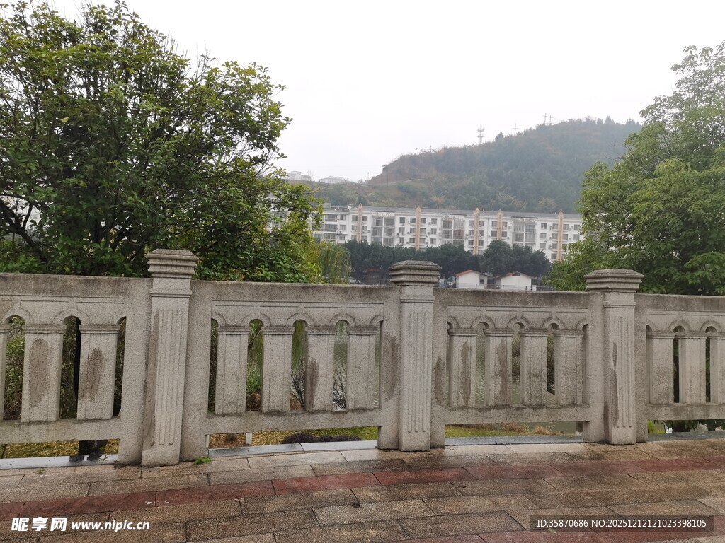 户外石质围栏景观