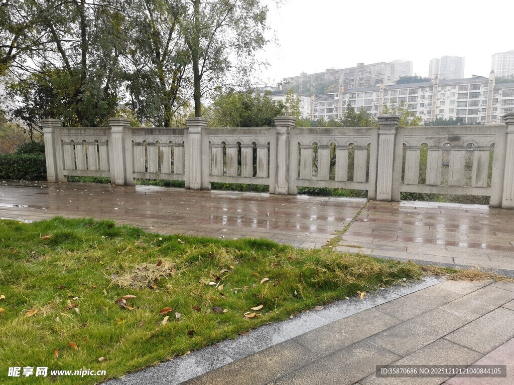 户外石质围栏景观