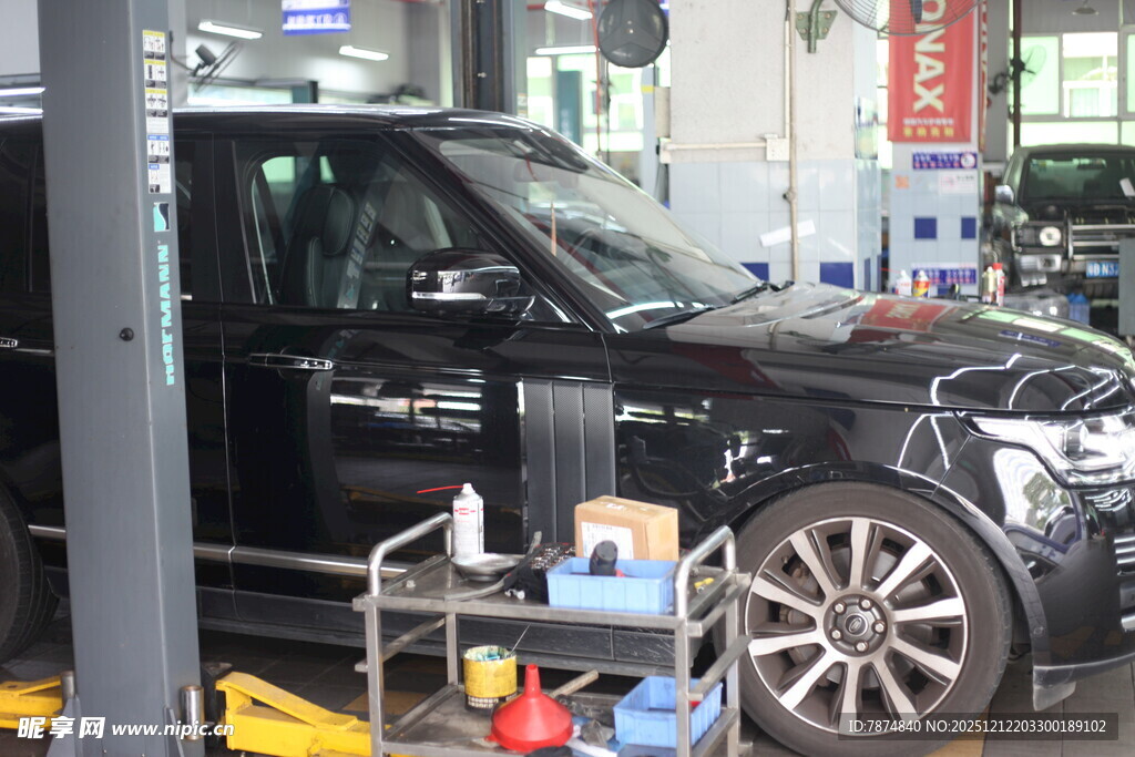 汽车维修保养现场