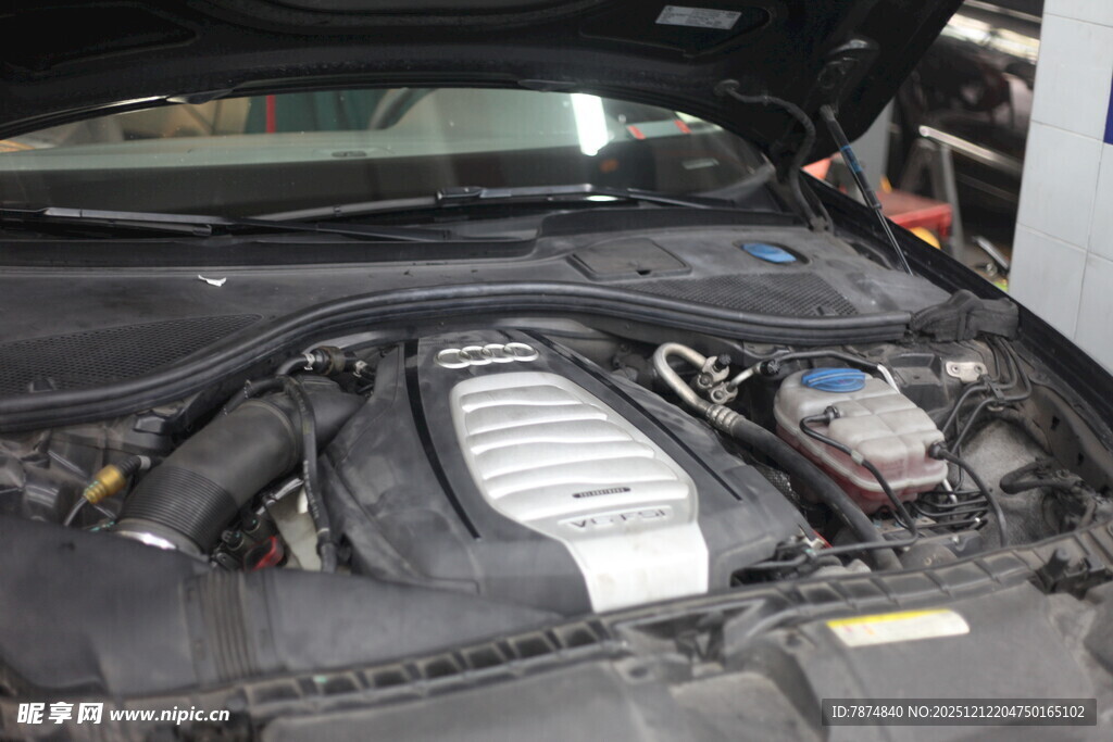 汽车发动机特写