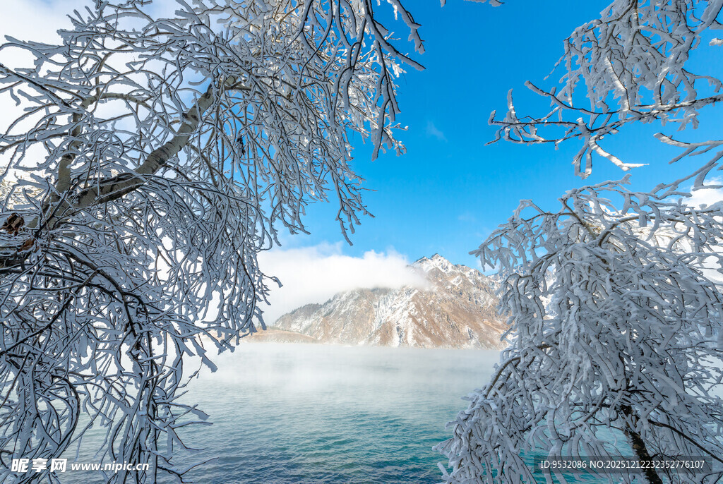 冬日冰封湖风景摄影