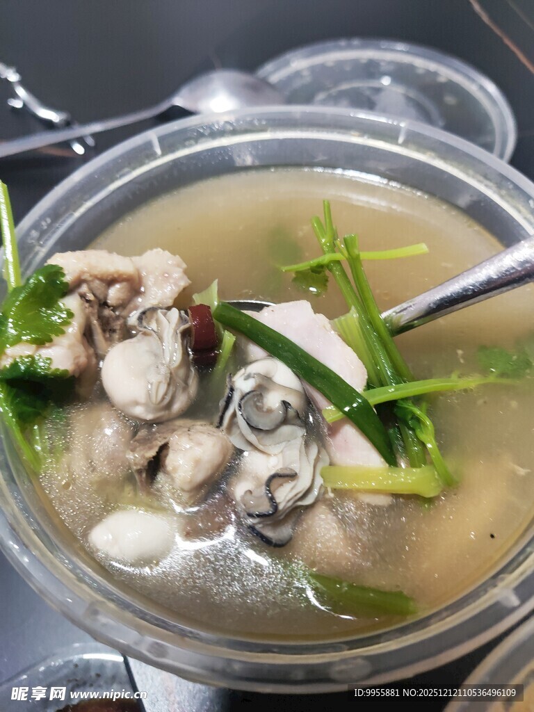 鲜香滋补的生蚝汤