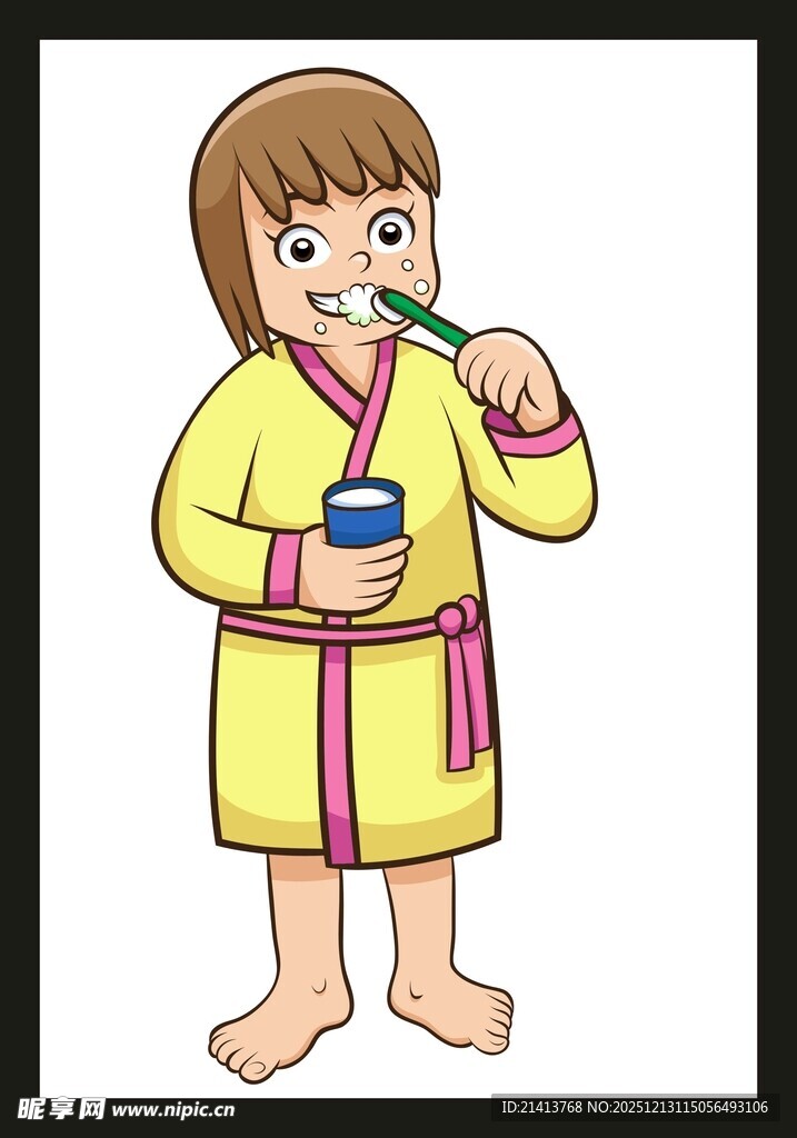 穿着浴袍刷牙的小男孩