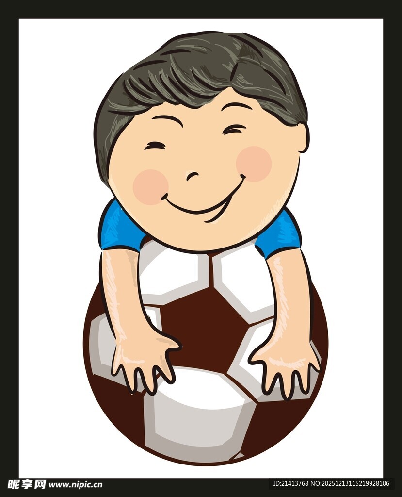 趴在足球上的快乐小男孩