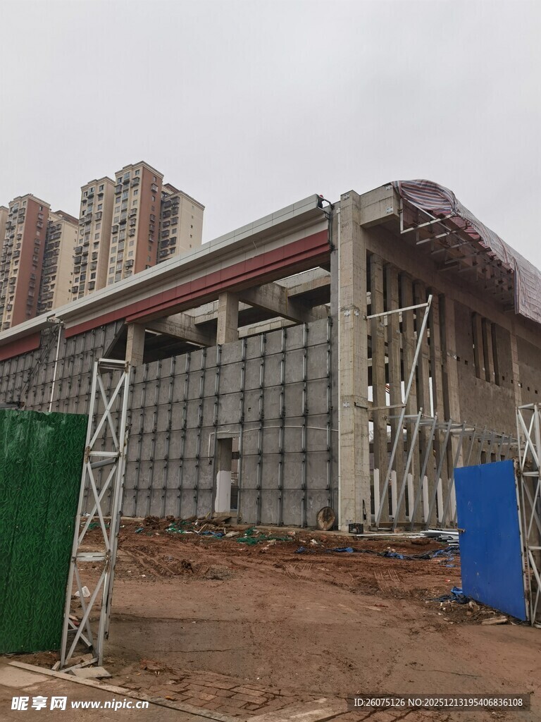 施工现场建筑搭建场景