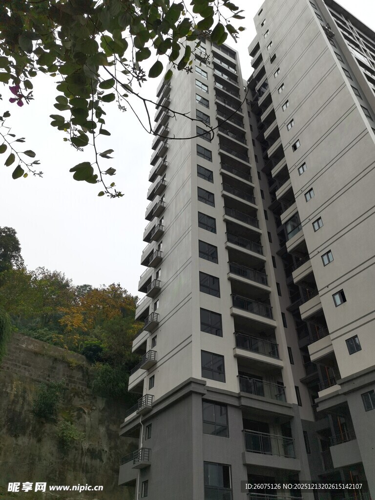 现代高层住宅楼外观