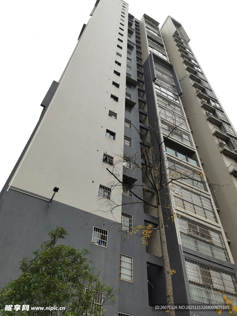 现代高层住宅楼外观