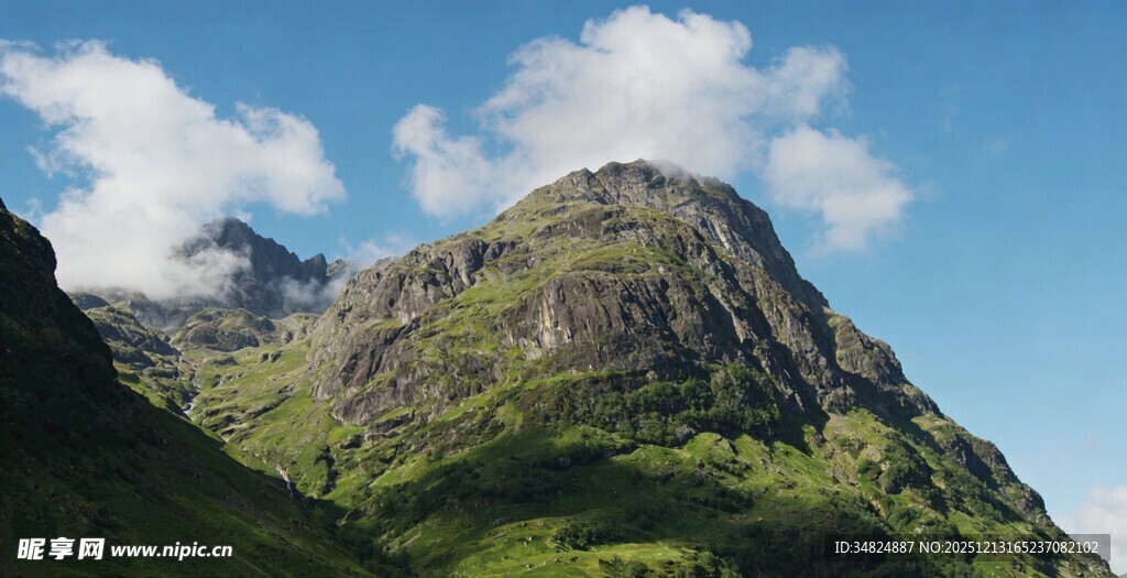 秀丽青山蓝天白云美景
