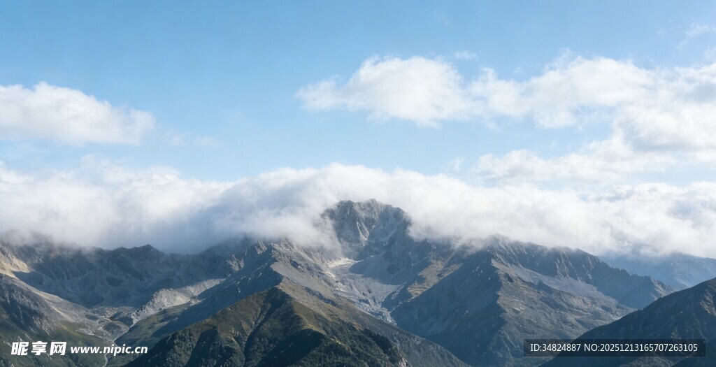 壮丽山景与云端美景