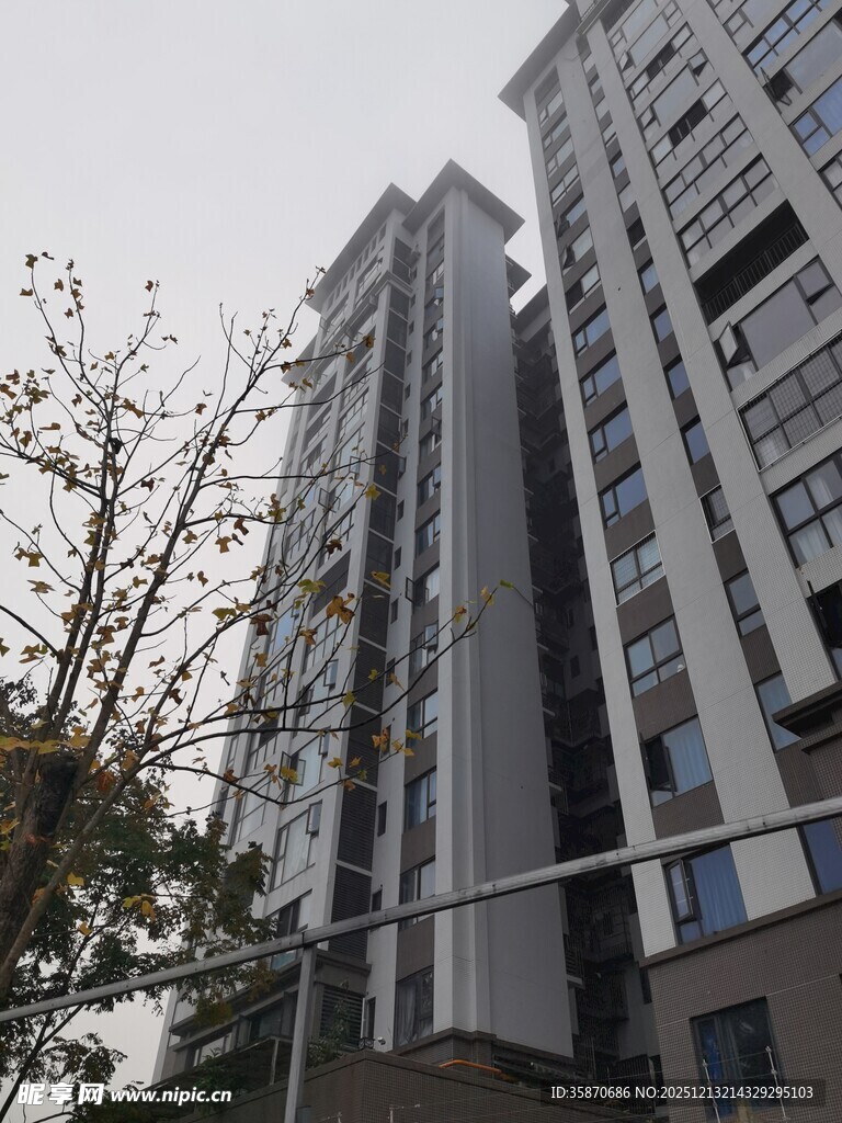 现代高层住宅楼外观