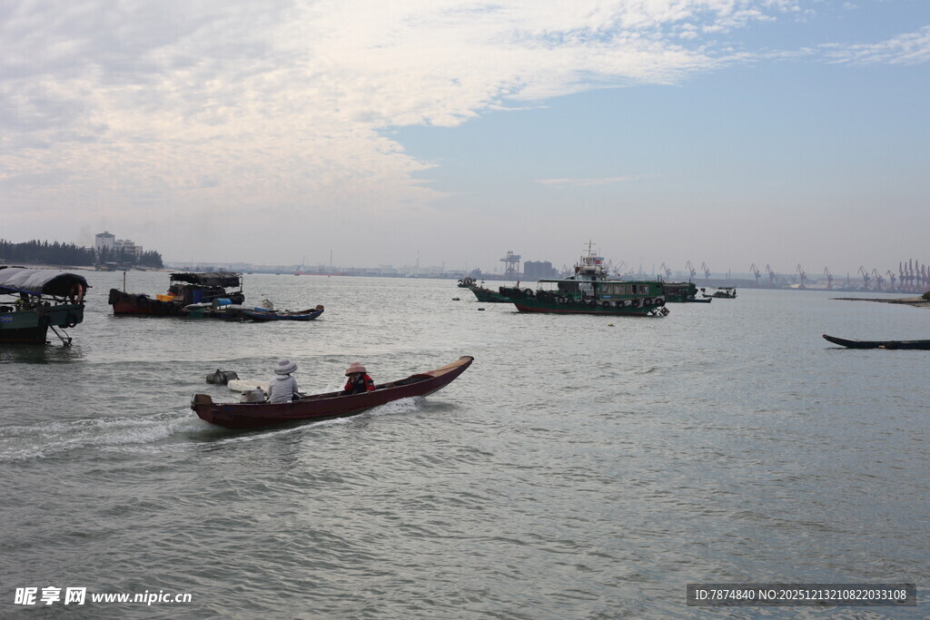 海上船只景象