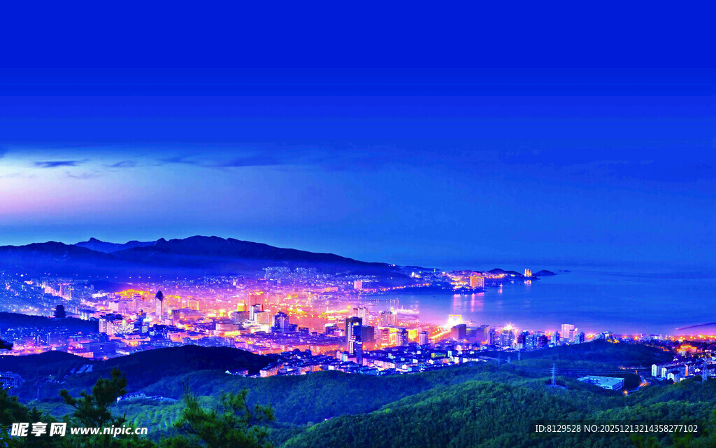 夜幕下的城市山海风光