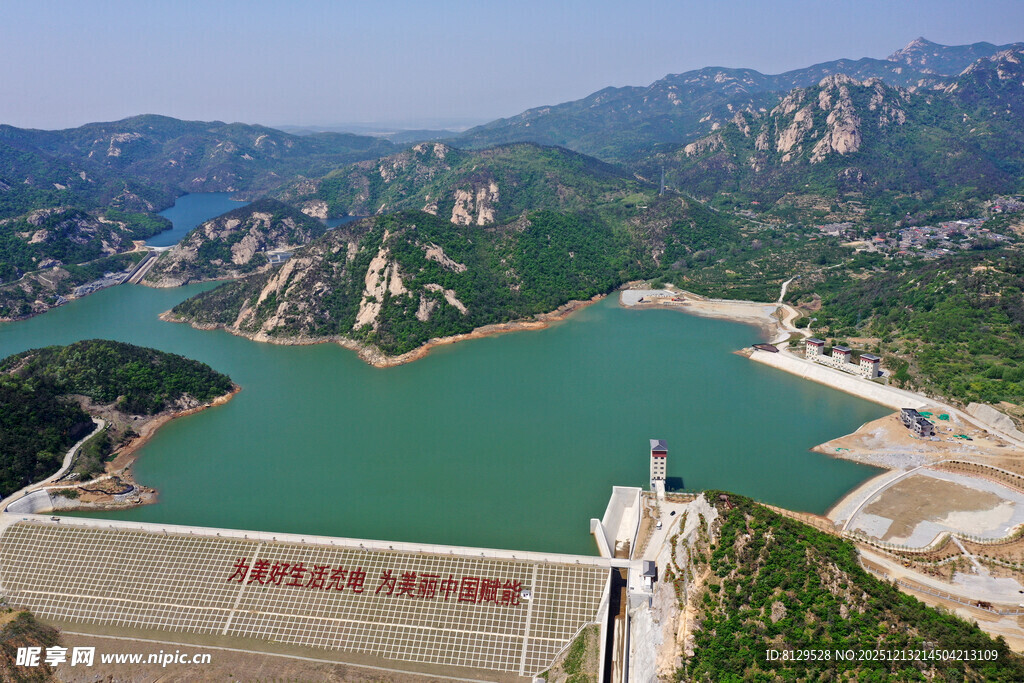 壮观的山水大坝景观