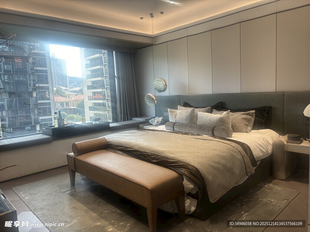 现代简约风温馨卧室空间