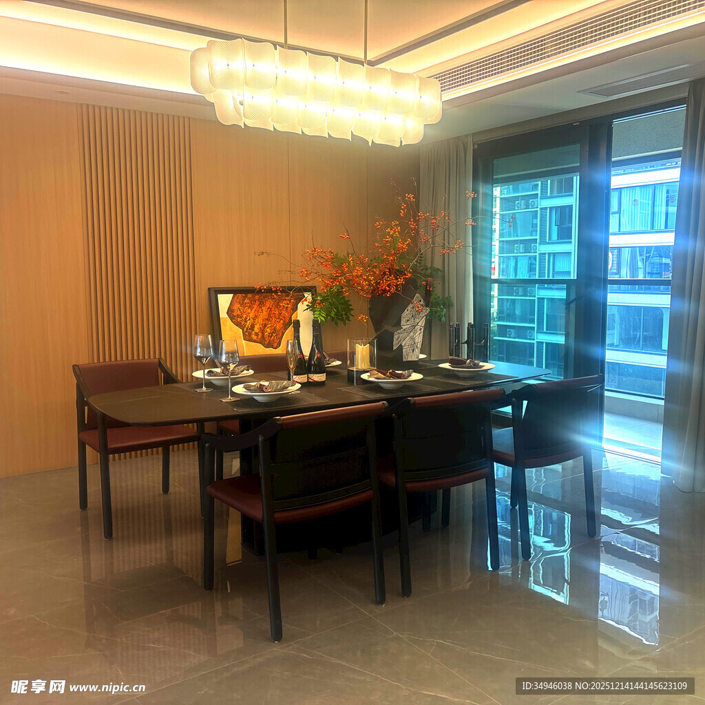 现代简约风格餐厅室内景