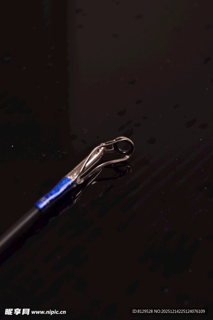 蓝色发光光纤线缆特写