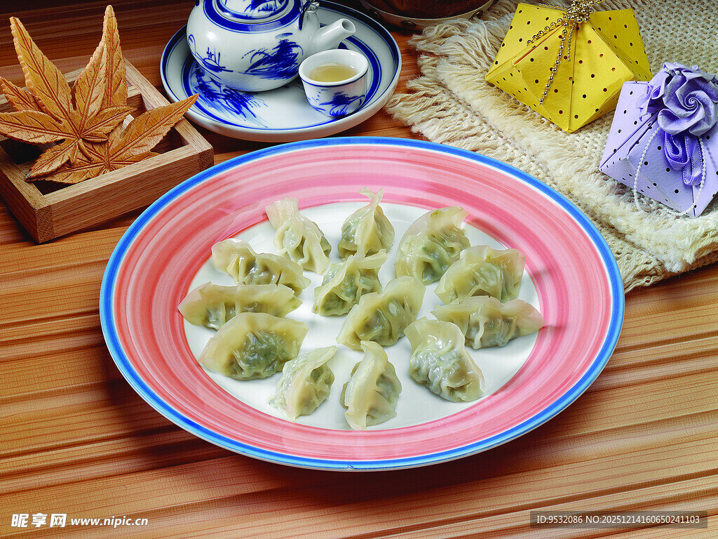 盘中的美味饺子