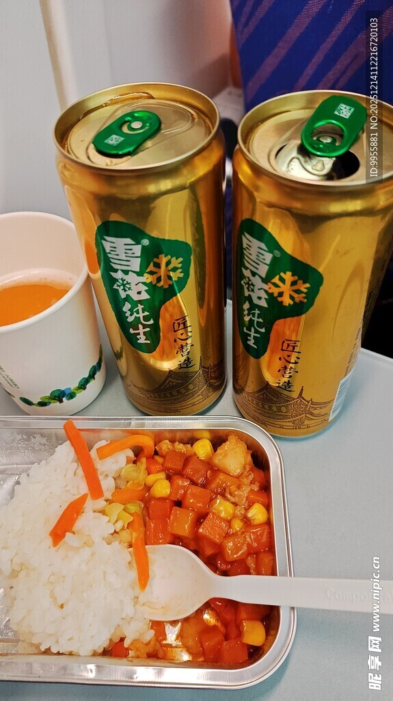 罐装啤酒配餐美食时刻