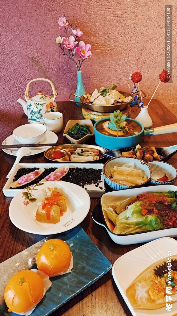 丰盛日式料理摆盘展示