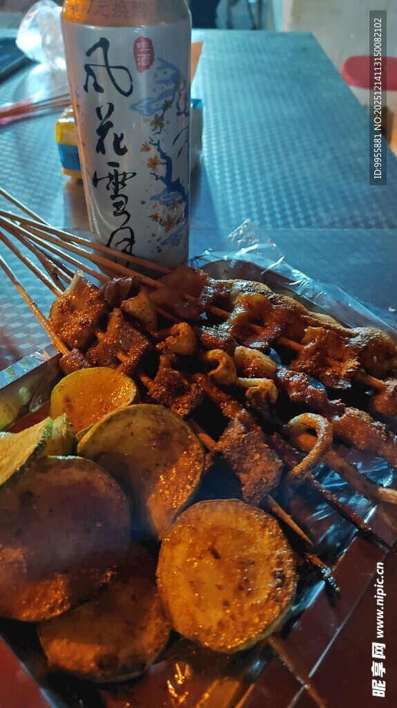 美味烧烤拼盘诱人呈现