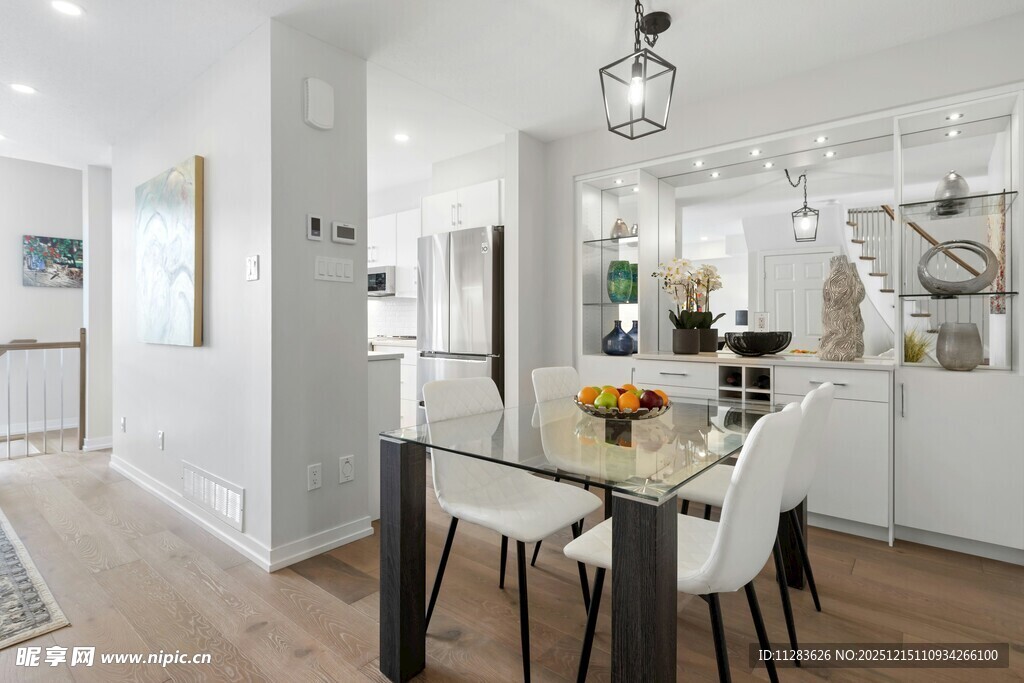 现代简约风餐厅室内场景