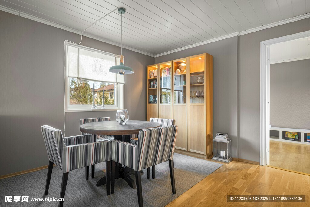 现代简约风餐厅室内场景