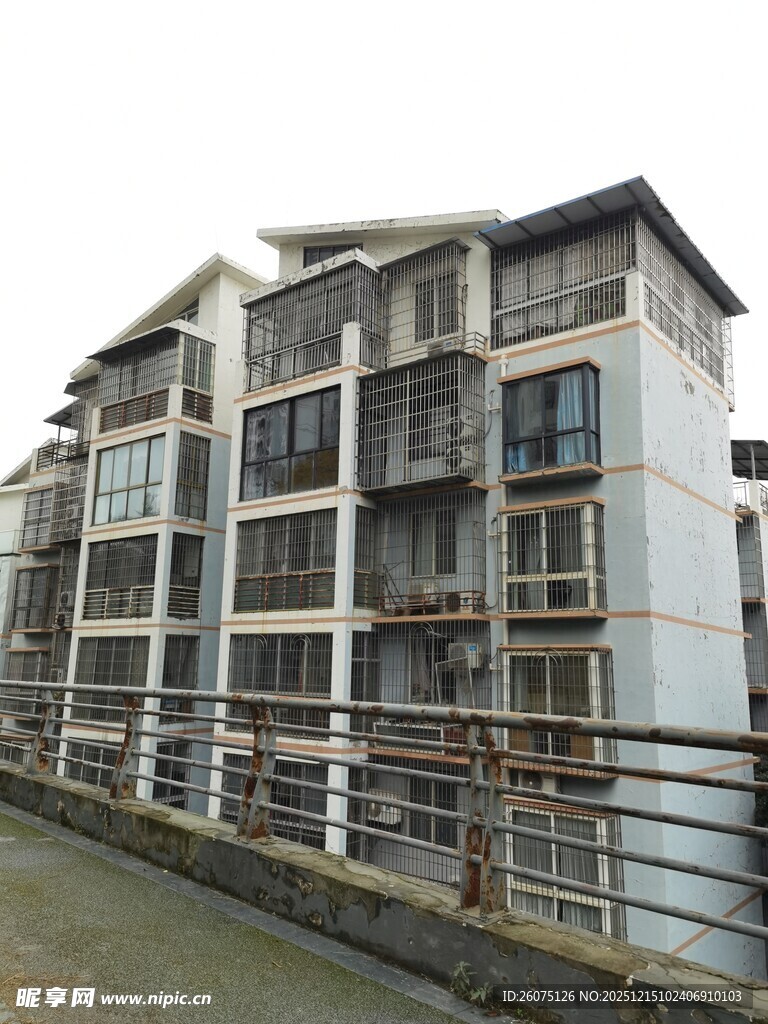 现代多层住宅外观