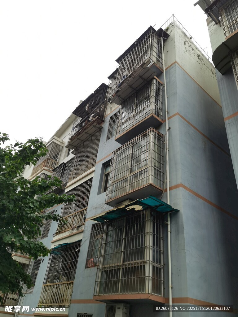 老旧居民楼外观景象