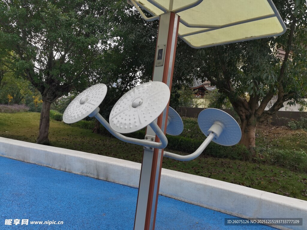 户外健身器材休闲好去处