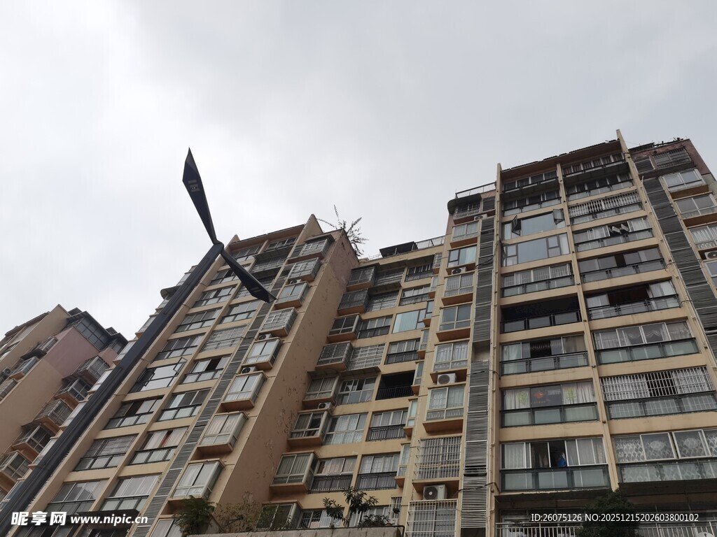 老旧居民楼外观景象